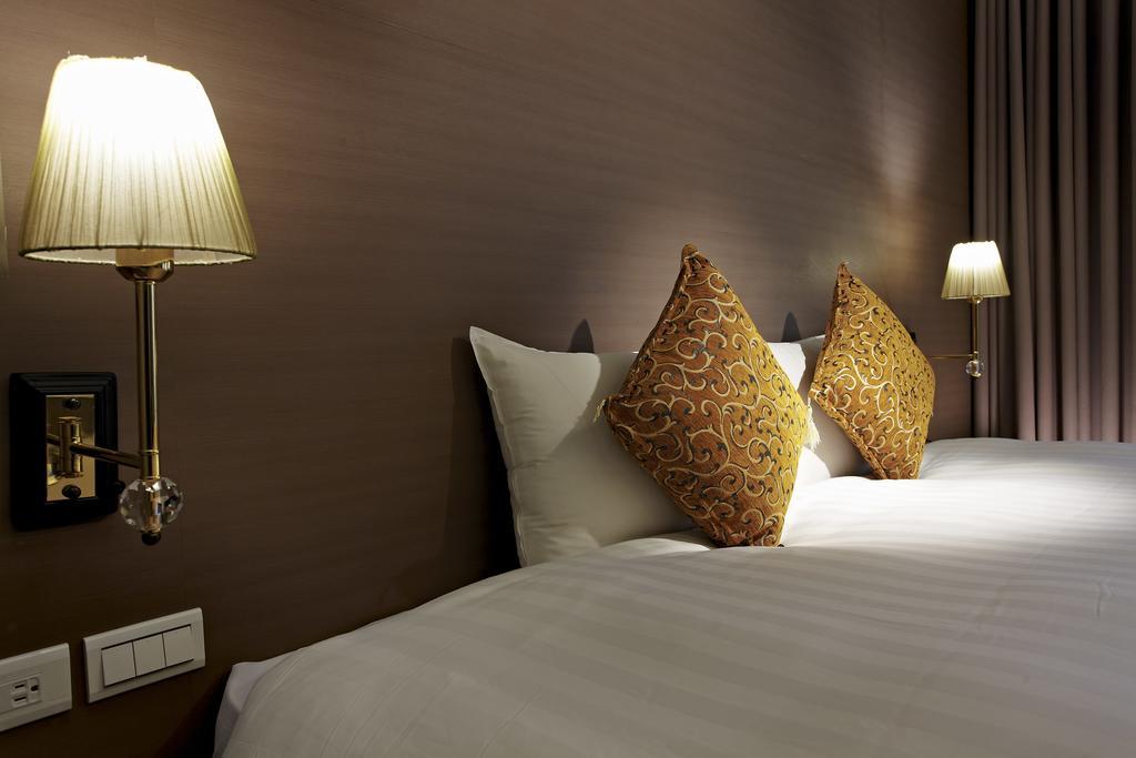 Micasa Hotel Тайчжун Экстерьер фото