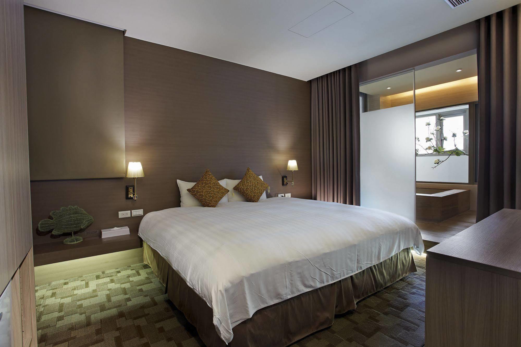 Micasa Hotel Тайчжун Экстерьер фото