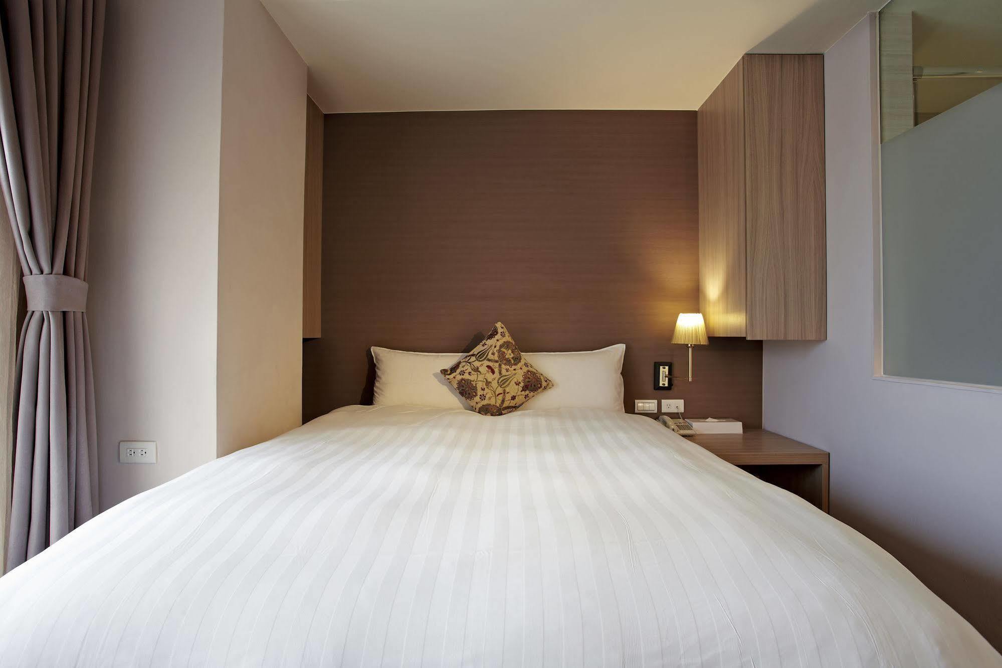 Micasa Hotel Тайчжун Экстерьер фото