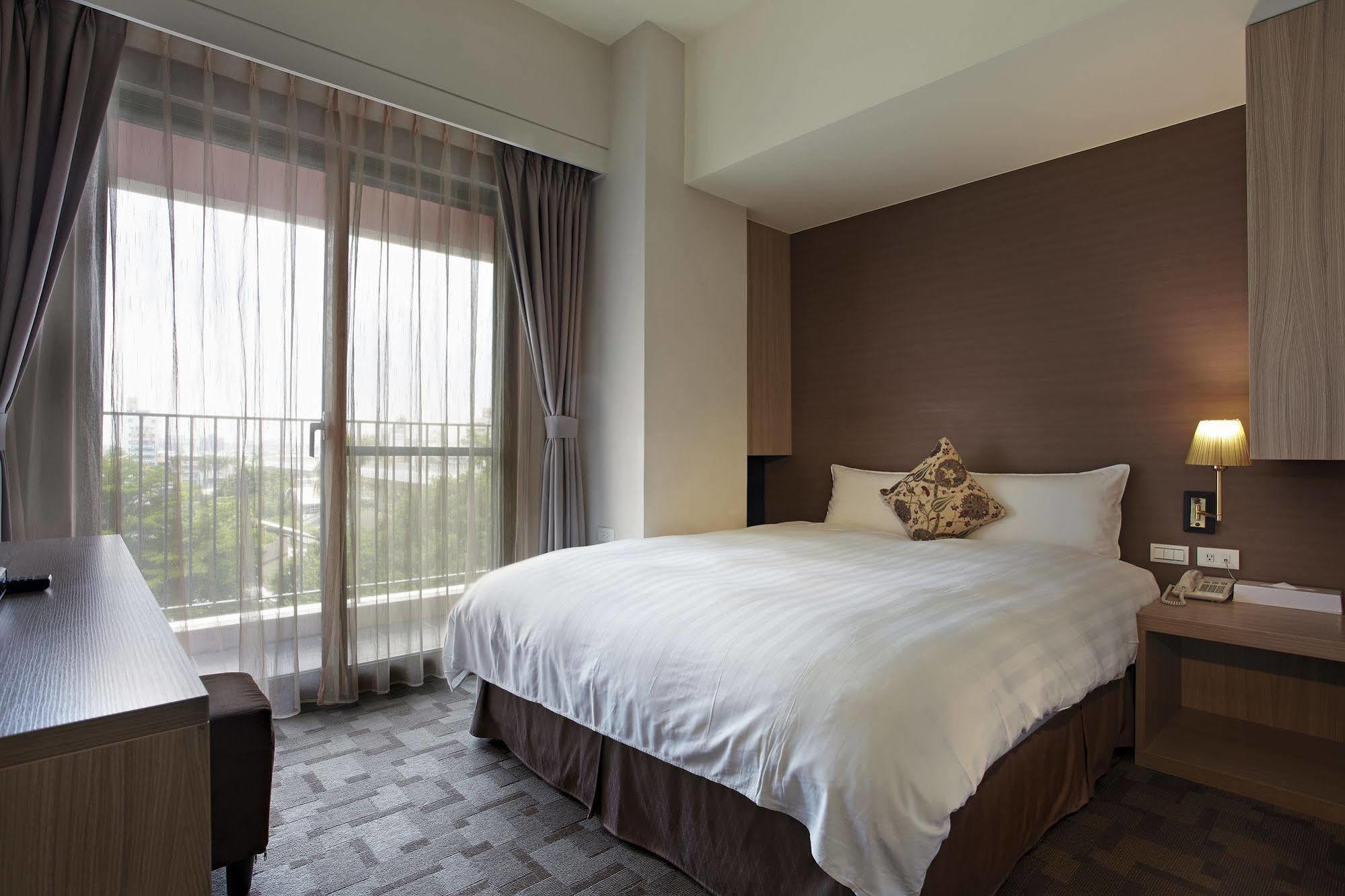 Micasa Hotel Тайчжун Экстерьер фото