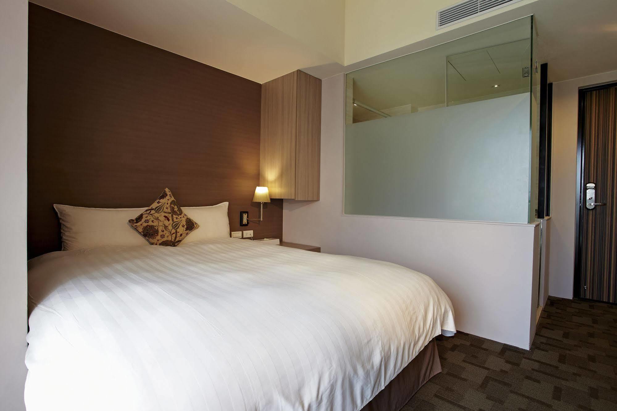 Micasa Hotel Тайчжун Экстерьер фото