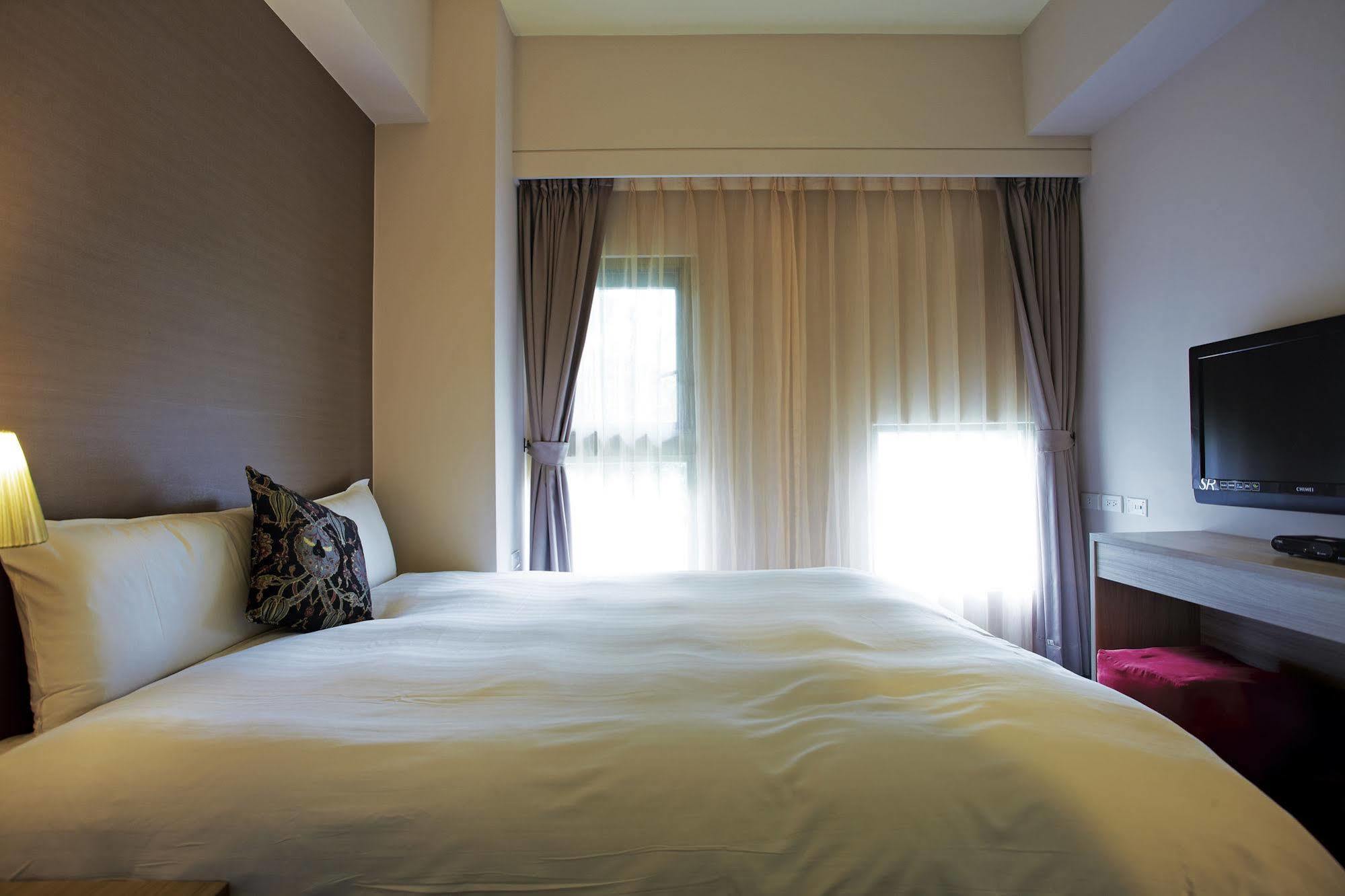 Micasa Hotel Тайчжун Экстерьер фото